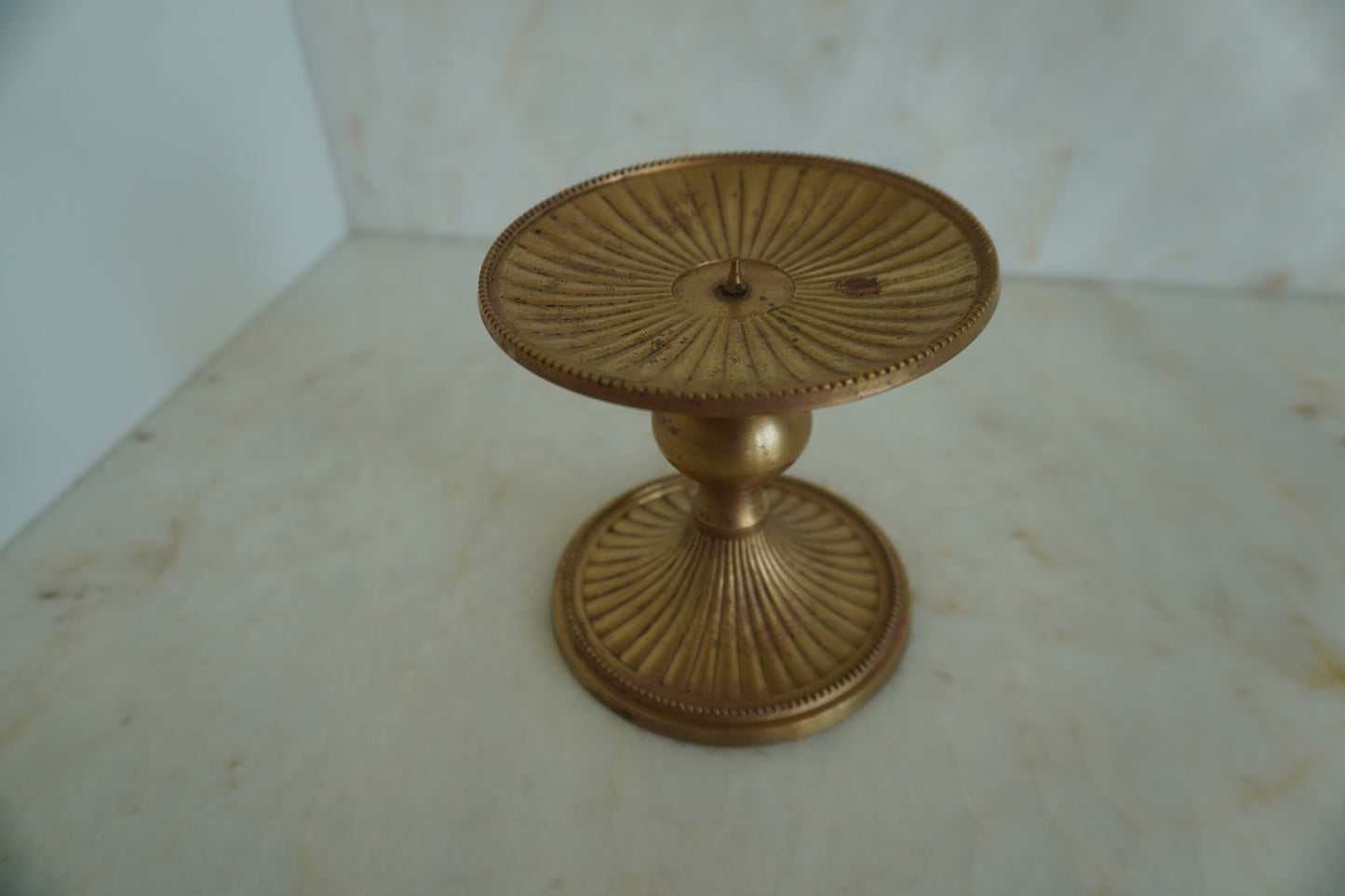 Round Candle Holder